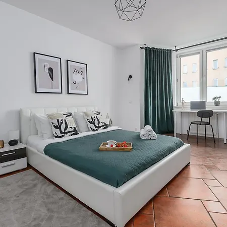 Lumina I 3br With Balcony I Near Center