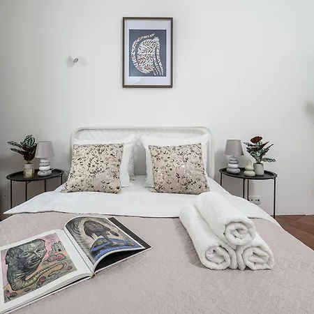 Lumina I 3br With Balcony I Near Center