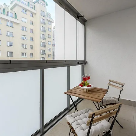 Lumina I 3br With Balcony I Near Center